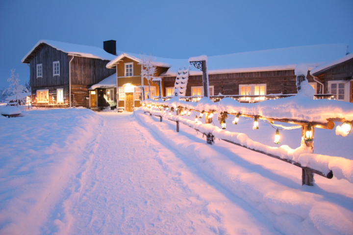 Tonttulan Elämyskylän hotelli